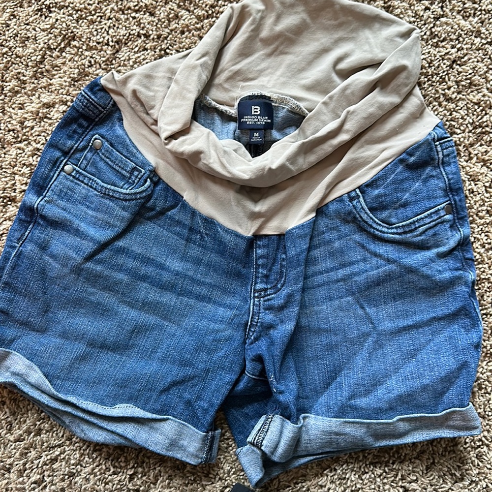 Maternity shorts